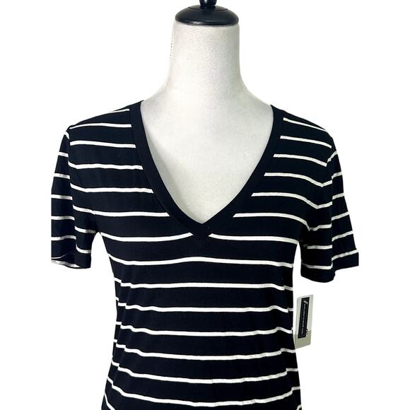 BP Short Sleeve T-Shirt Striped V Neckline Breathable Black/White Women's XS NWT - Picture 2 of 9